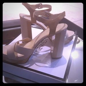 9M Nine West Platform Sandles